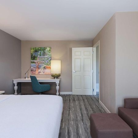 Hilton Garden Inn Saint Charles Eksteriør billede