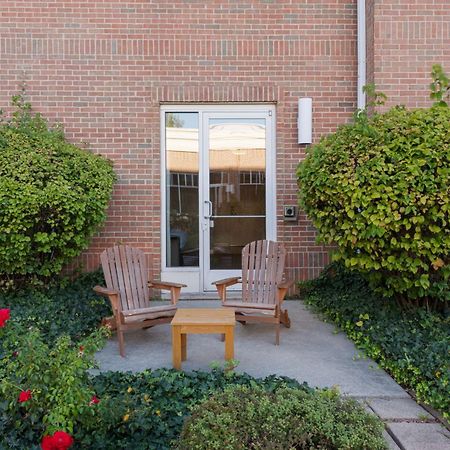 Hilton Garden Inn Saint Charles Eksteriør billede