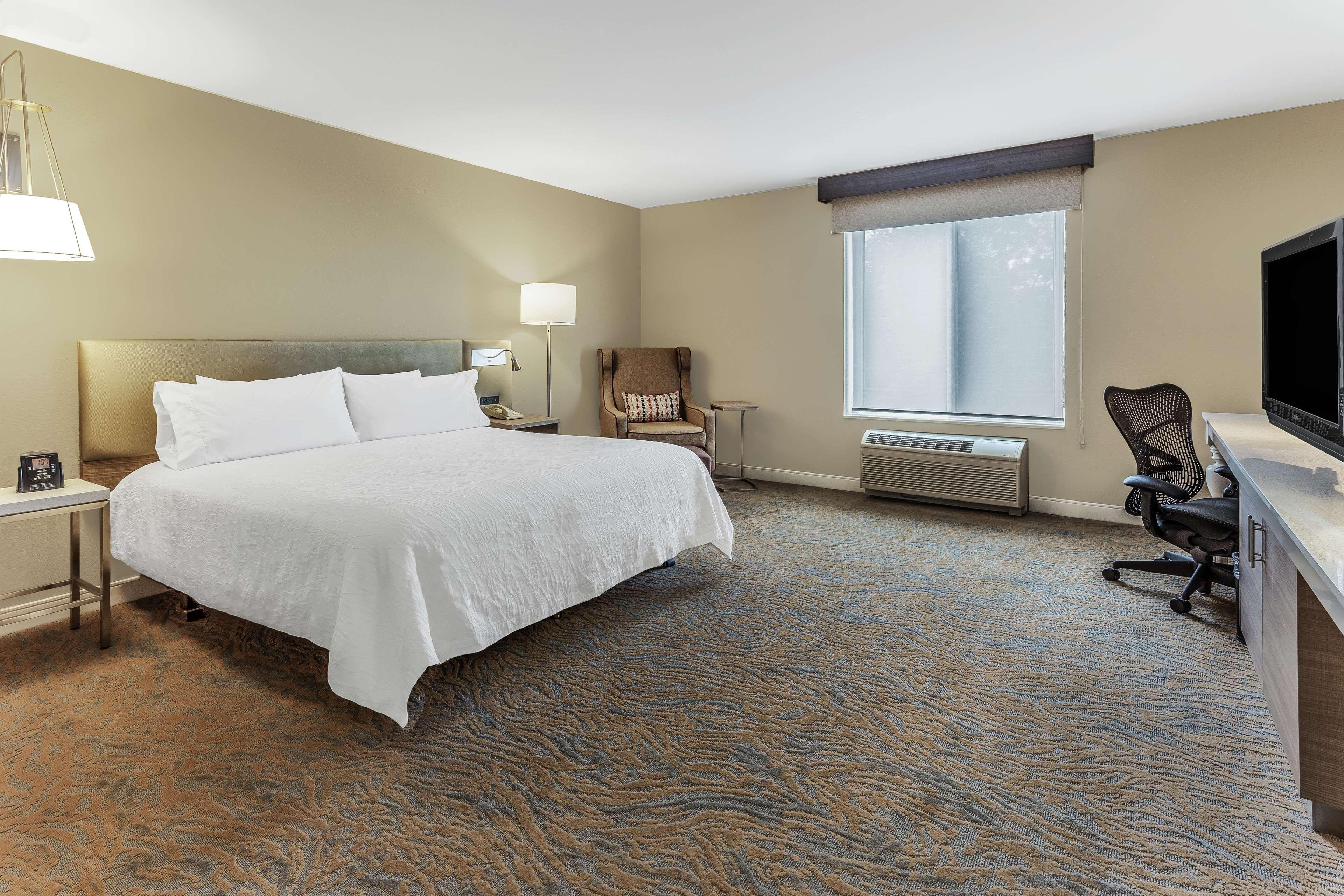 Hilton Garden Inn Saint Charles Eksteriør billede