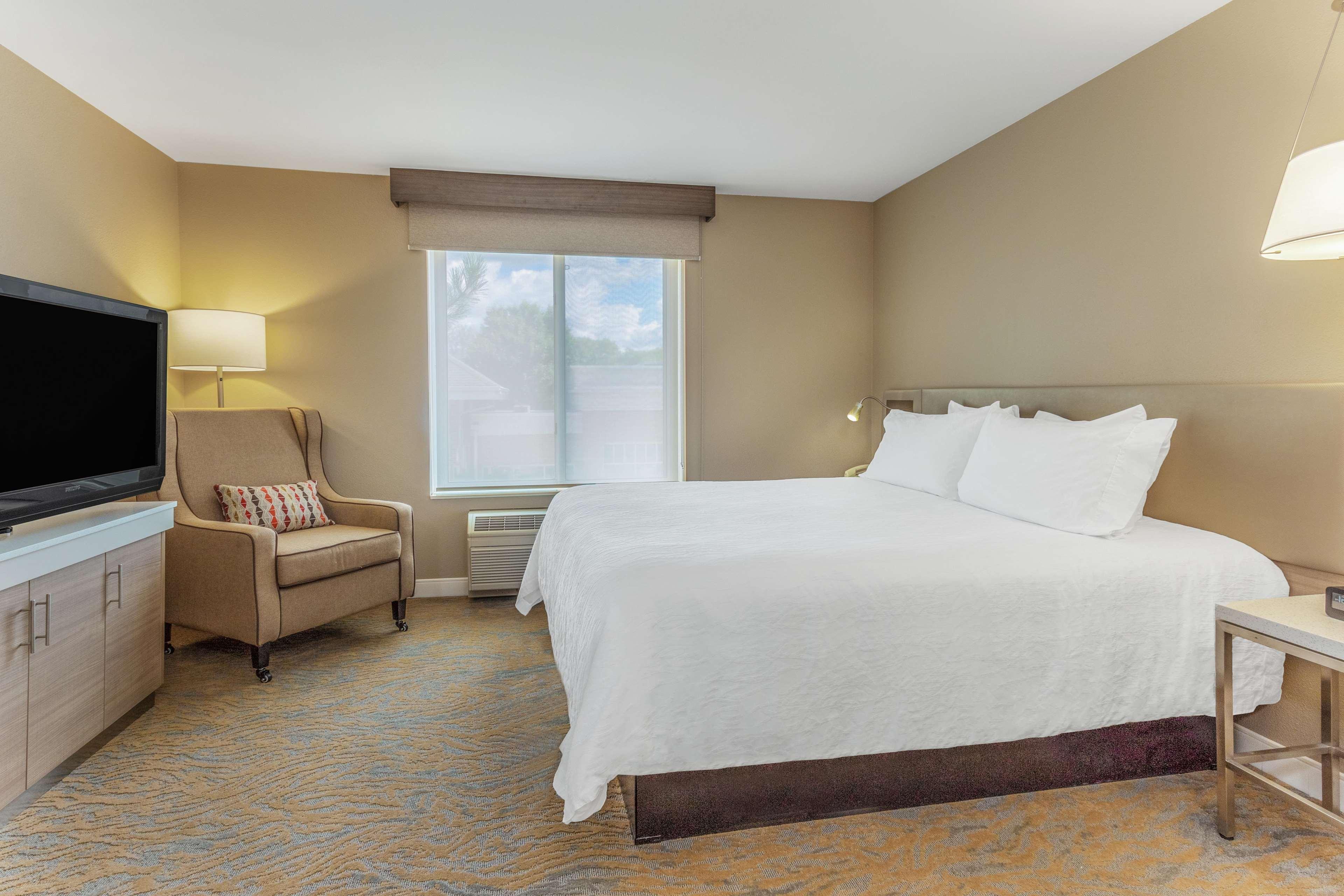 Hilton Garden Inn Saint Charles Eksteriør billede