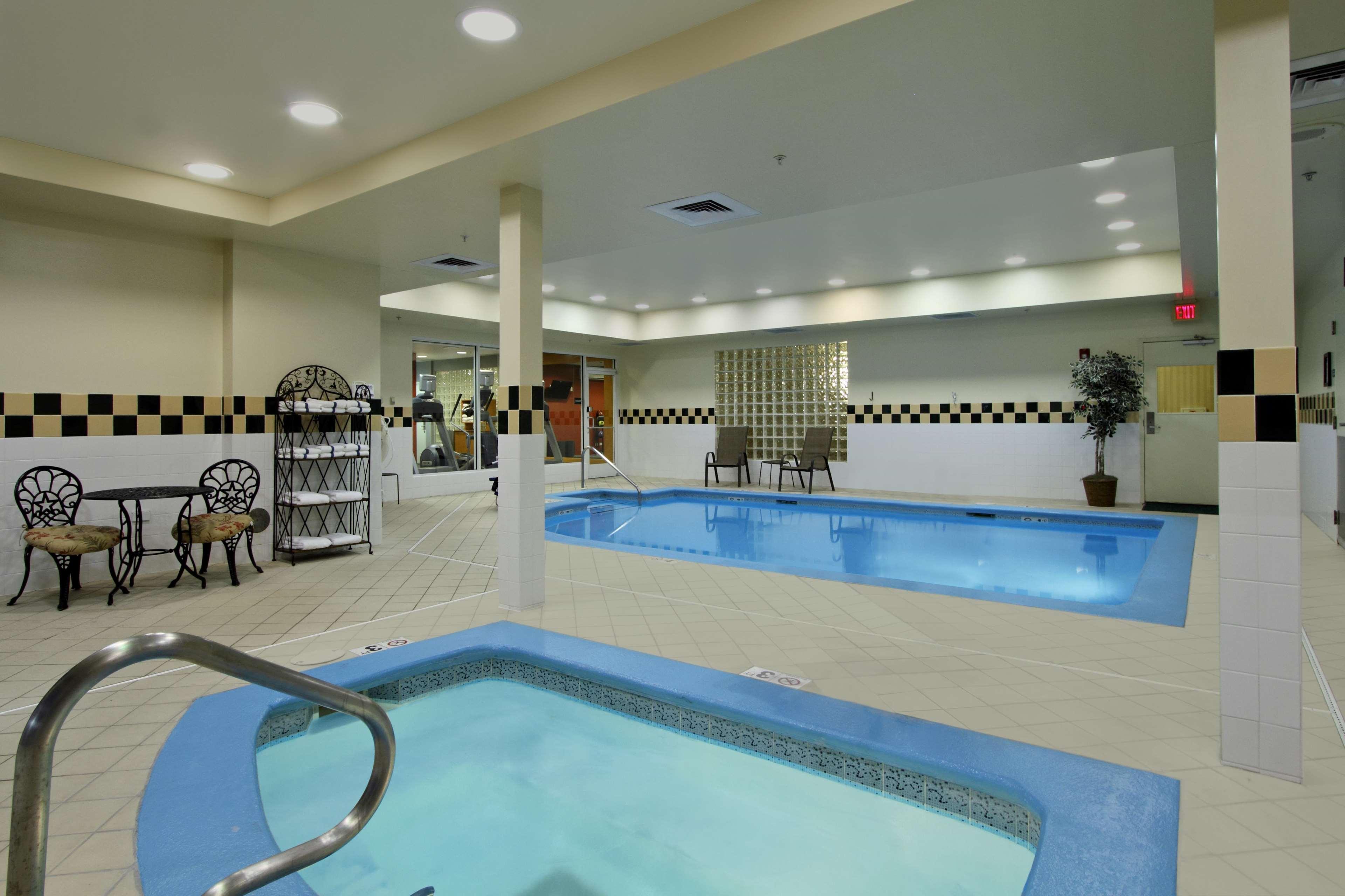 Hilton Garden Inn Saint Charles Eksteriør billede