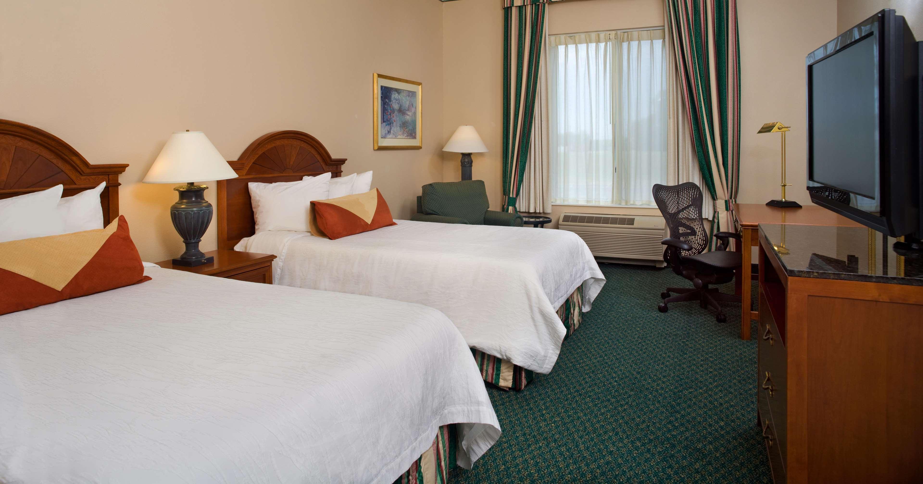 Hilton Garden Inn Saint Charles Eksteriør billede