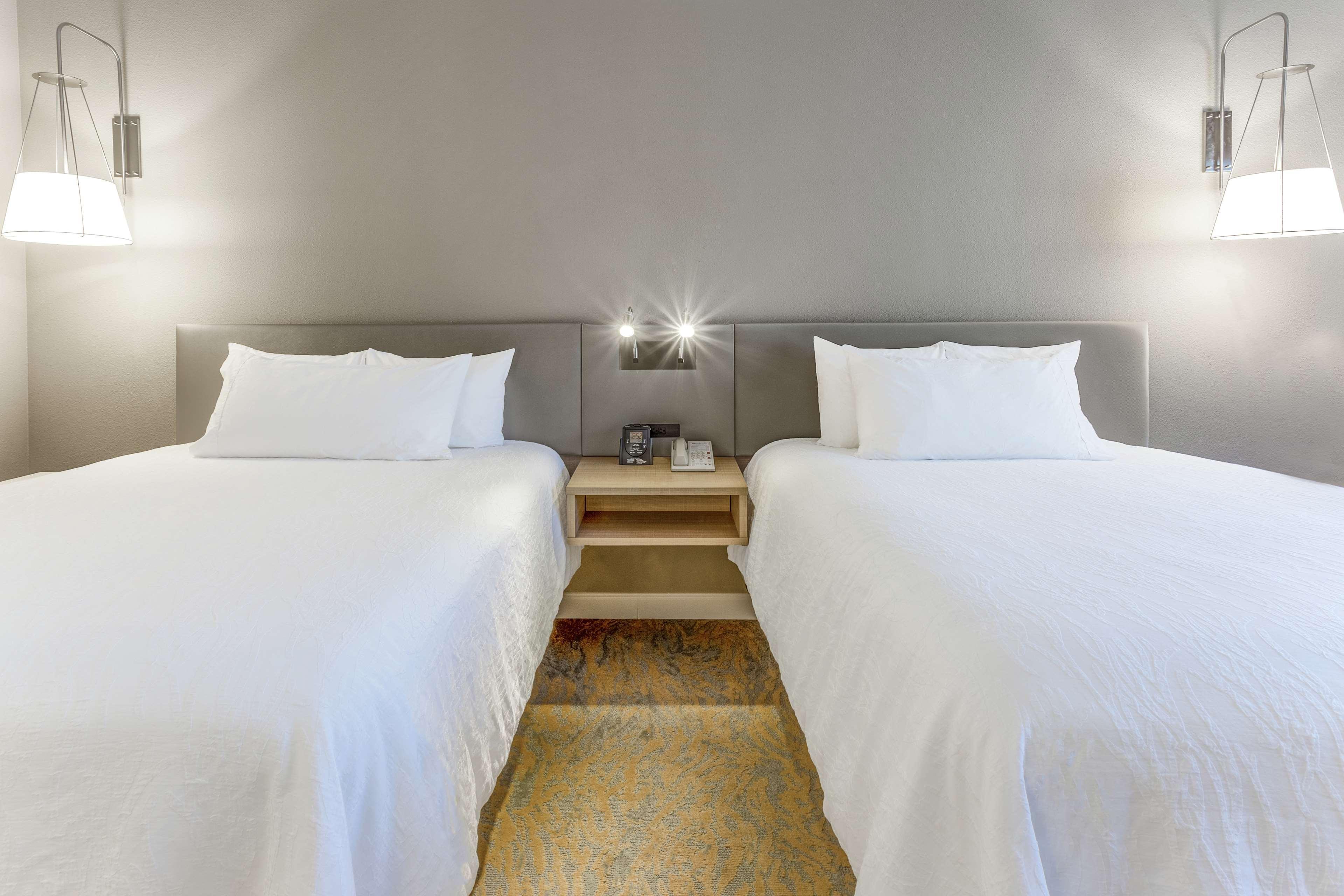 Hilton Garden Inn Saint Charles Eksteriør billede