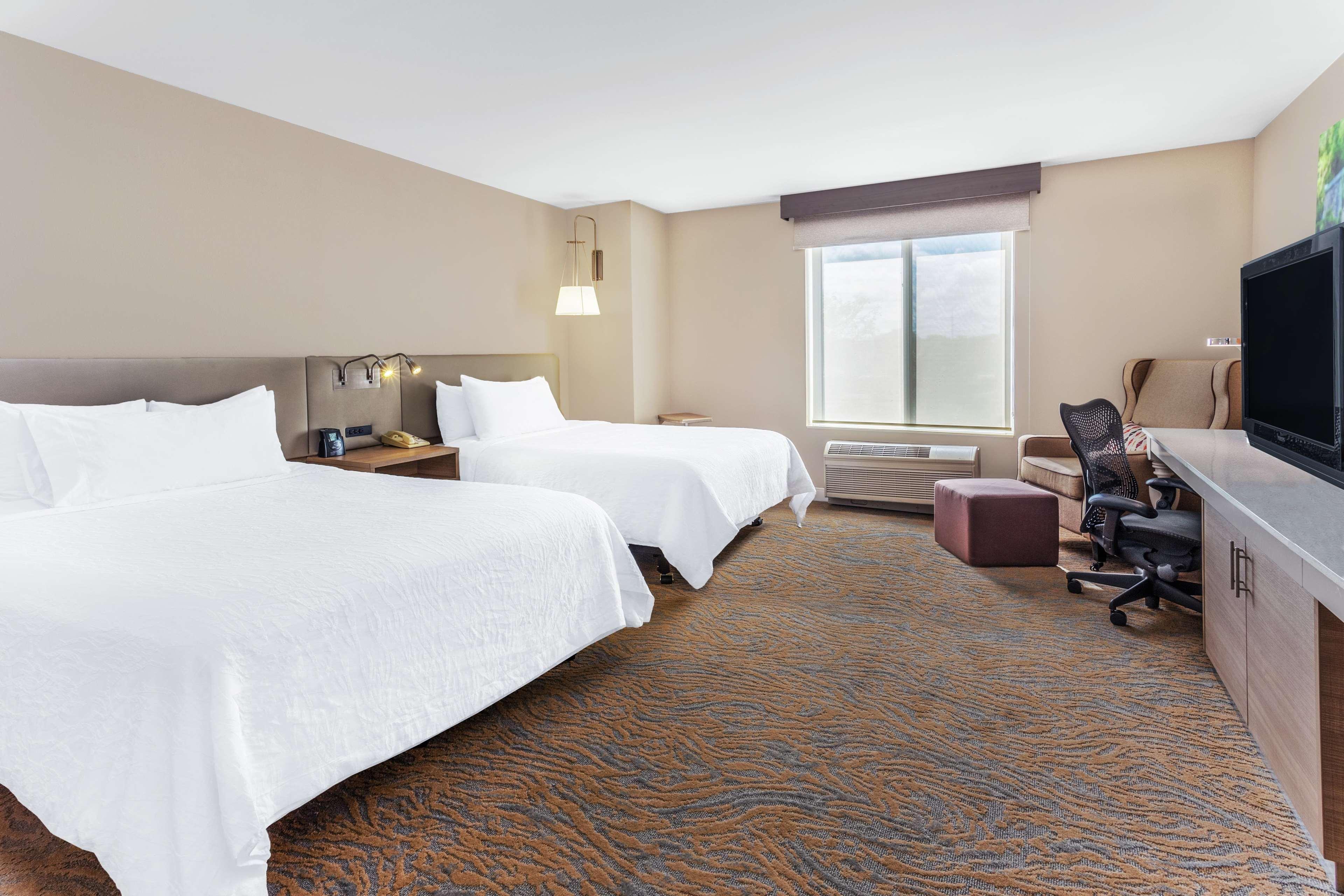 Hilton Garden Inn Saint Charles Eksteriør billede
