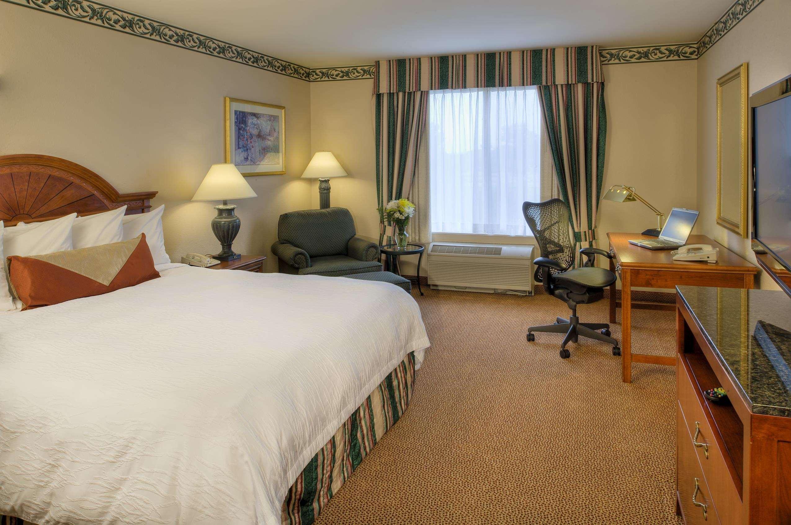Hilton Garden Inn Saint Charles Eksteriør billede