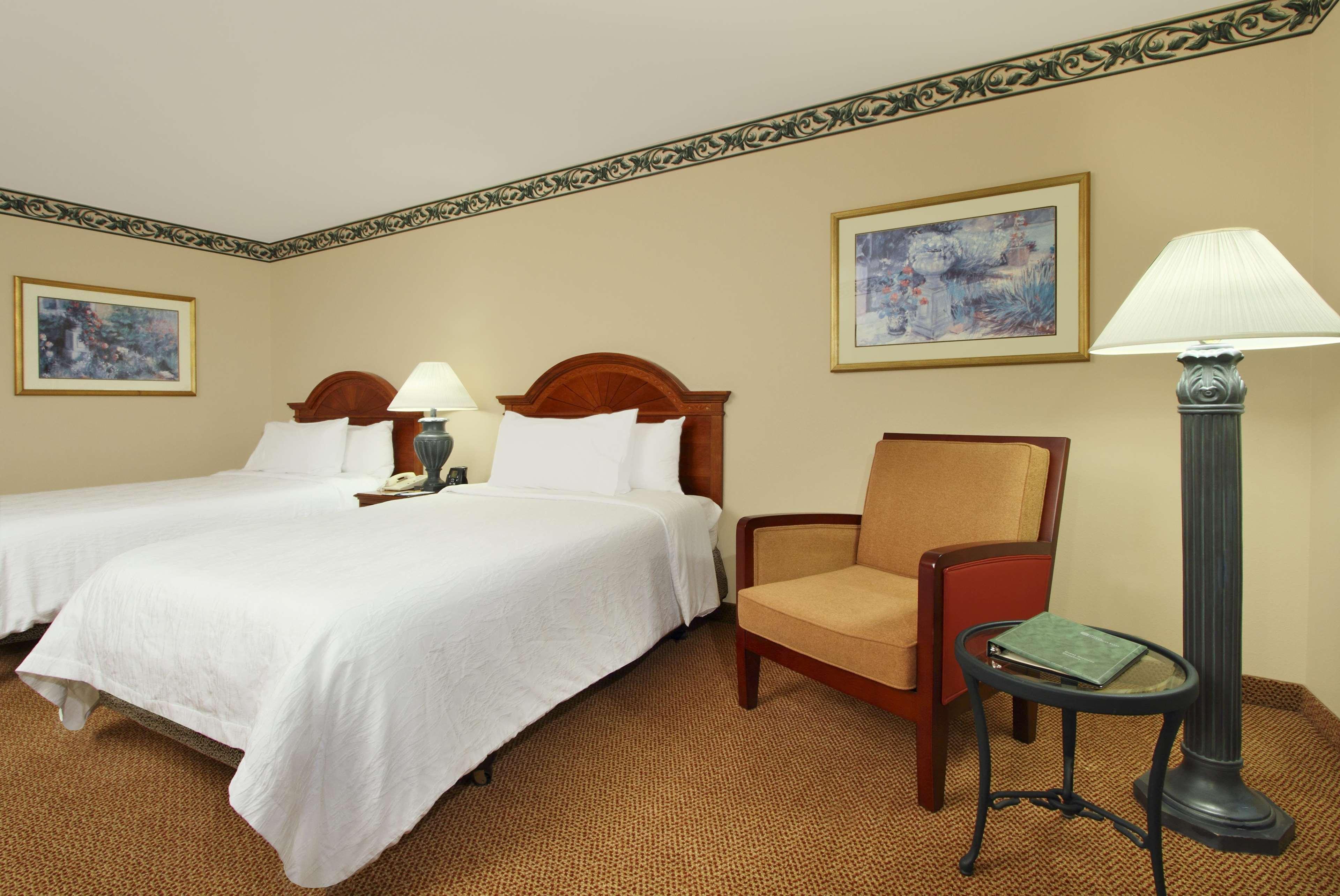 Hilton Garden Inn Saint Charles Eksteriør billede