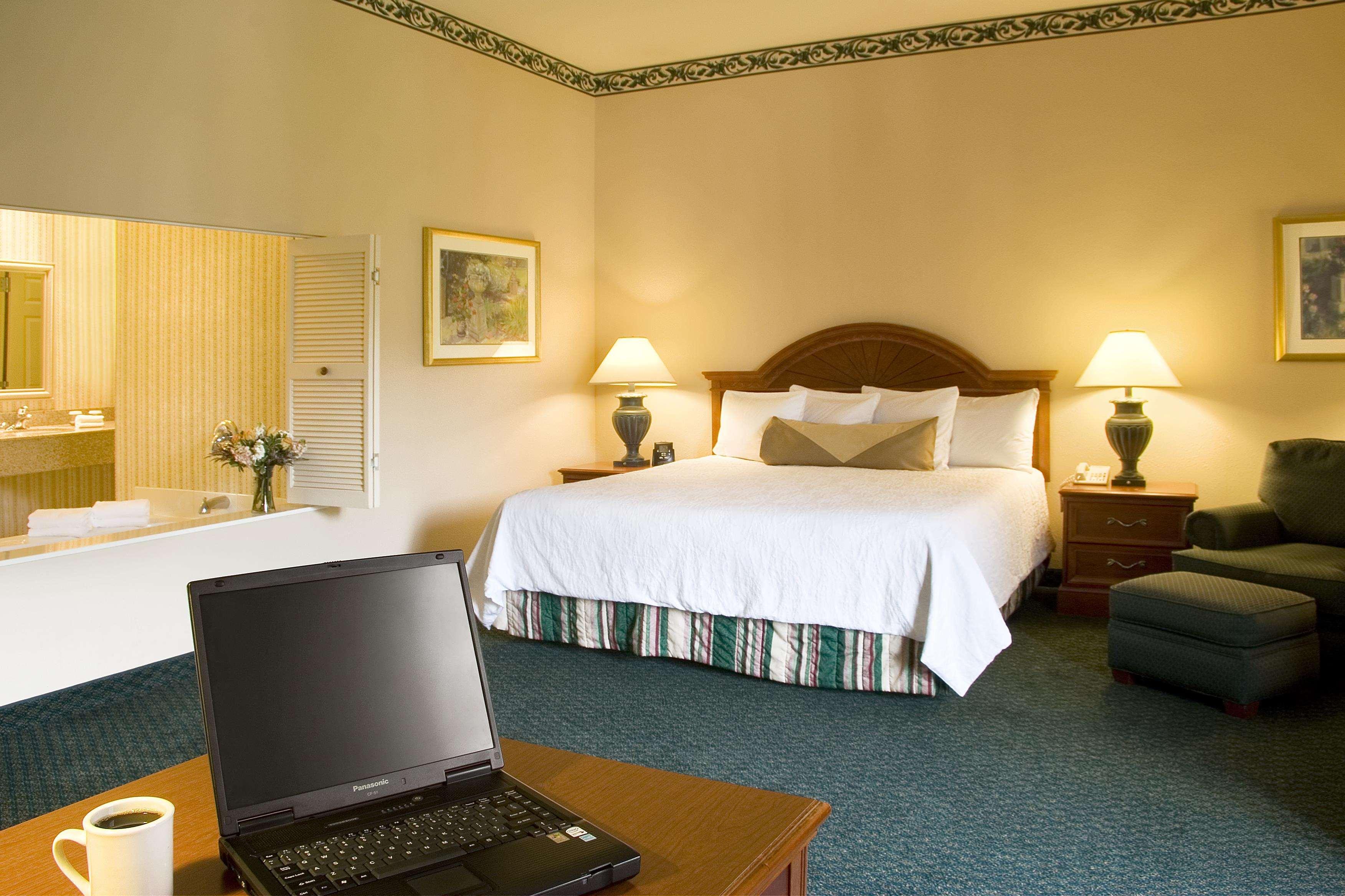 Hilton Garden Inn Saint Charles Værelse billede