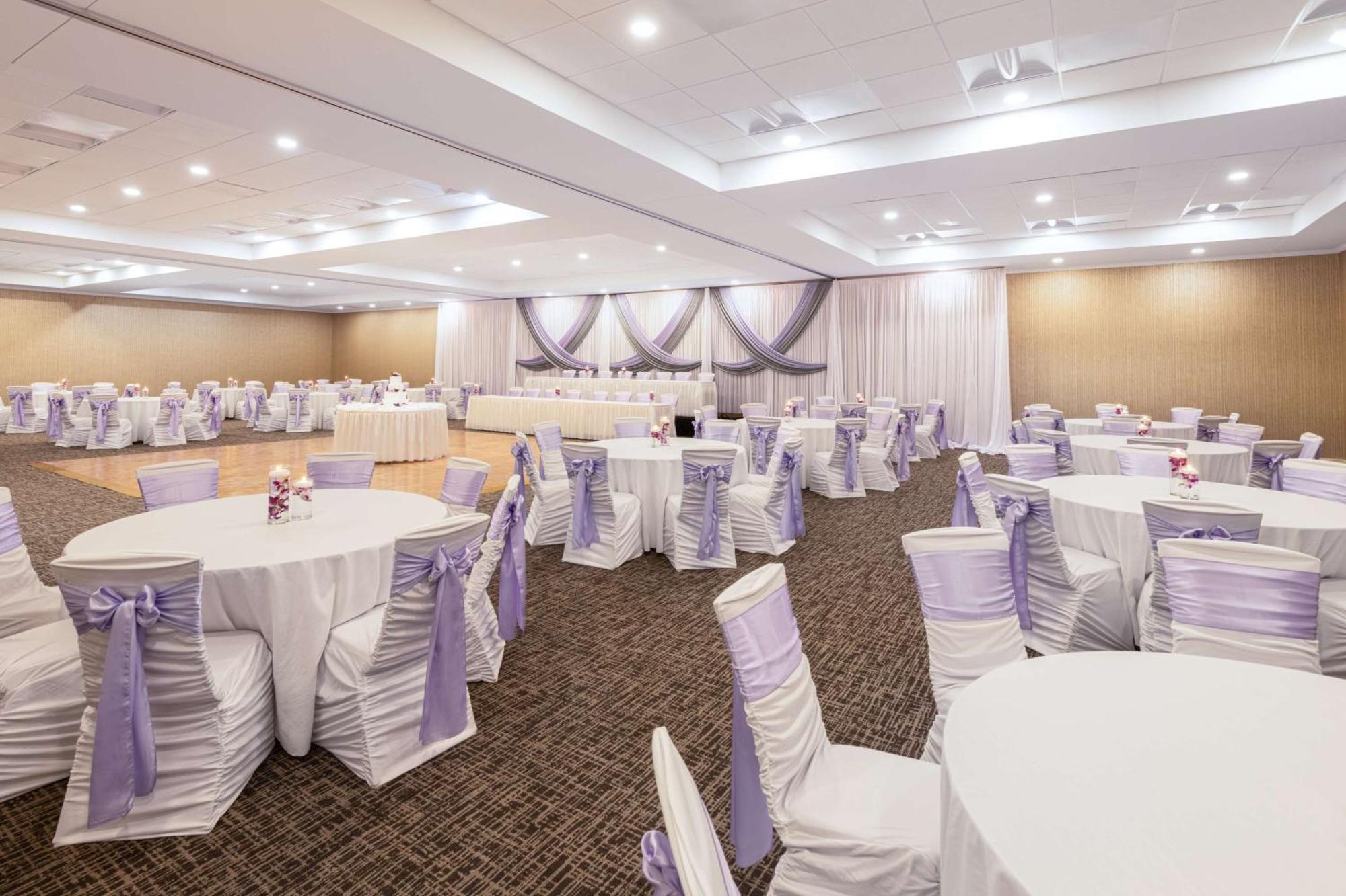 Hilton Garden Inn Saint Charles Eksteriør billede