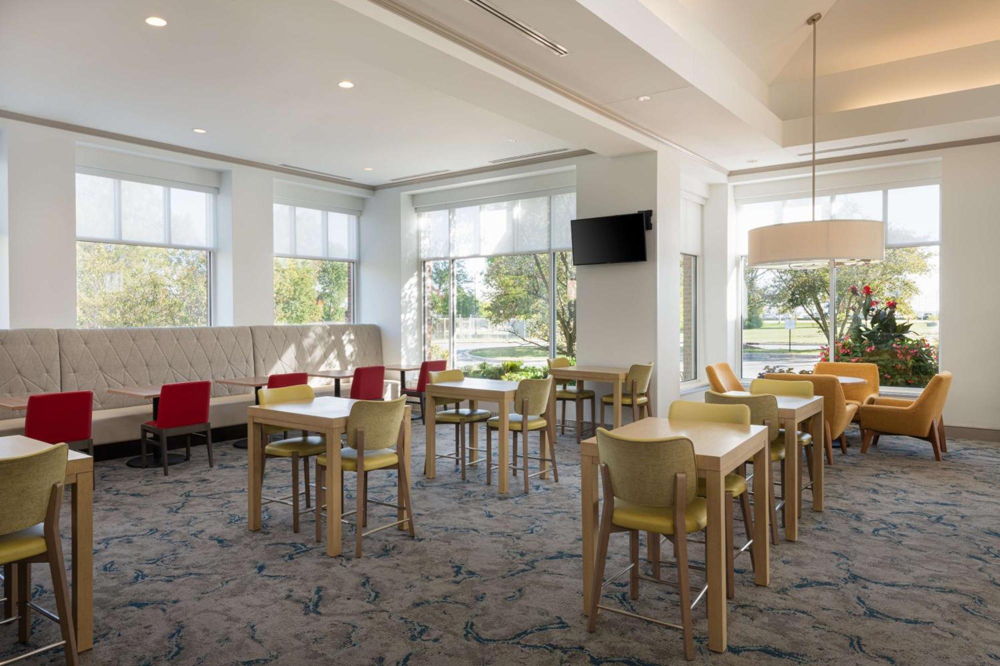 Hilton Garden Inn Saint Charles Eksteriør billede