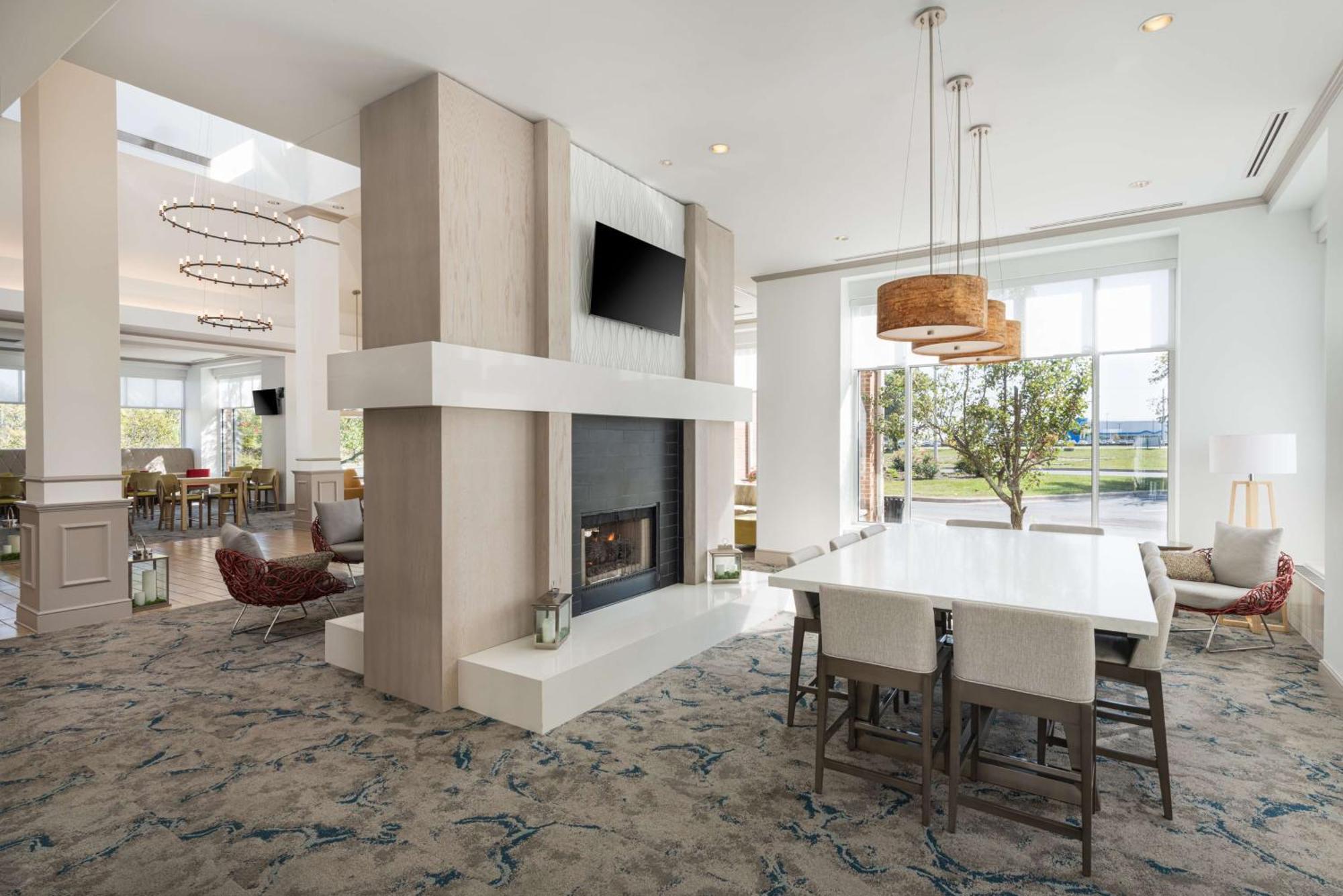 Hilton Garden Inn Saint Charles Eksteriør billede