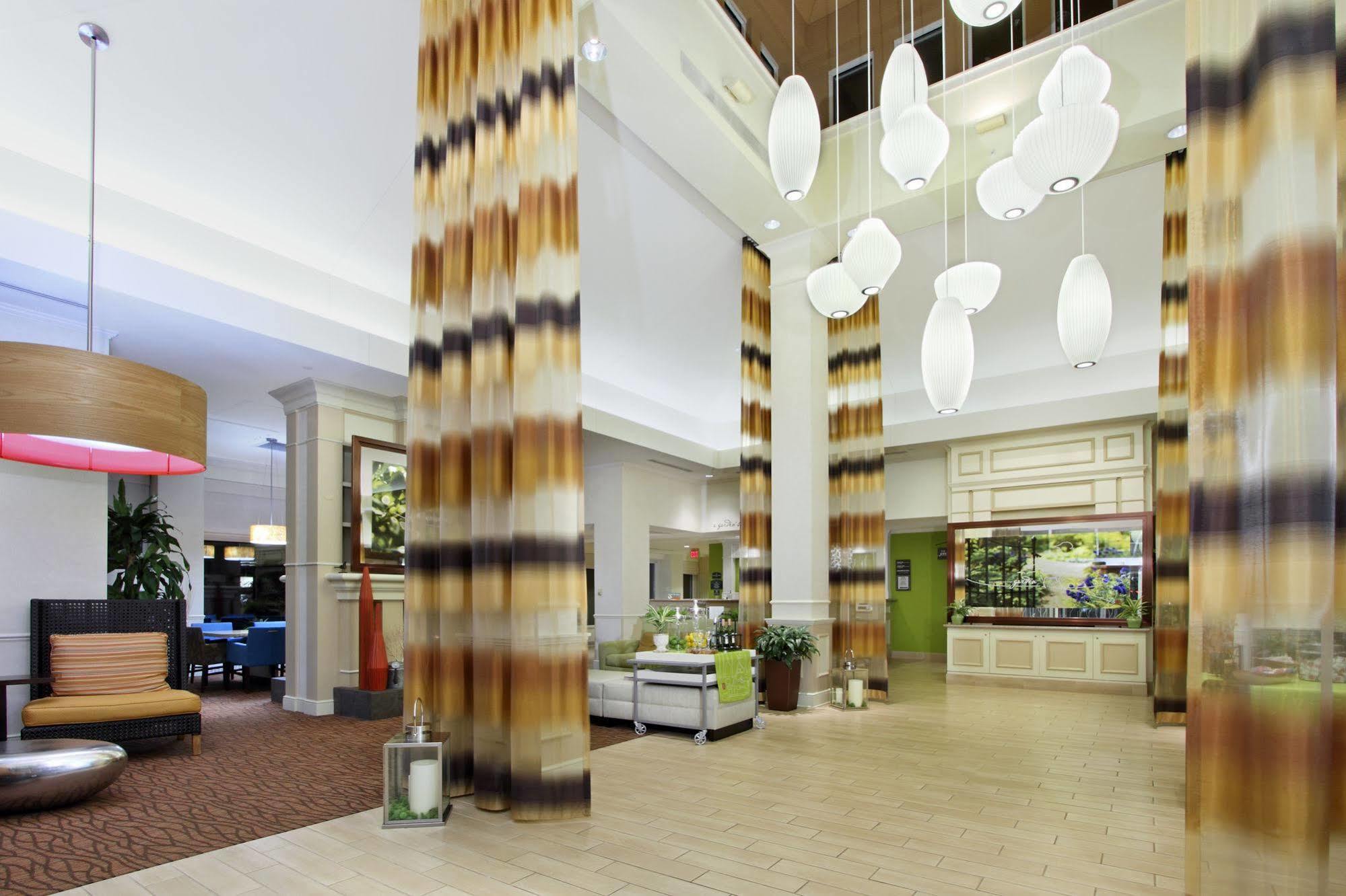 Hilton Garden Inn Saint Charles Eksteriør billede
